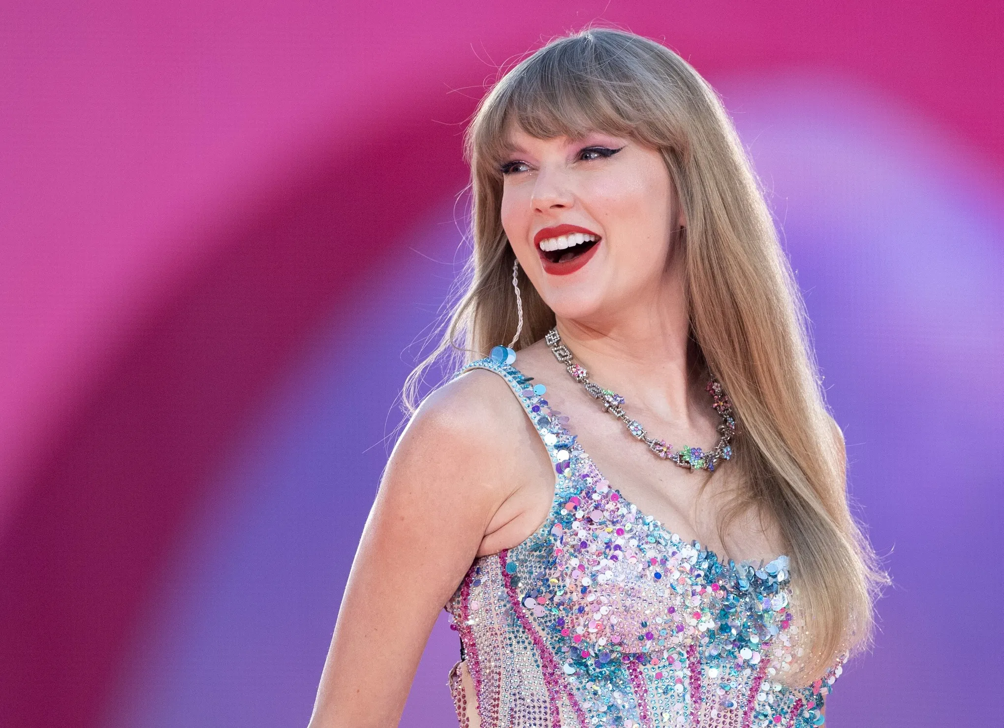 In Case You're Confused About How Taylor Swift Went From Heartbreak Songs to Marrying the Love of Her Life (P.S. You Can Do it Too!)